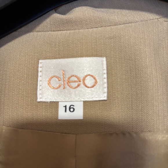 Cleo Tan Blazer Concealed Buttons - Picture 4 of 5